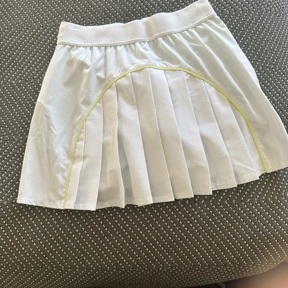 Lacoste Women's White Tennis Skirt - Picture 2 of 8